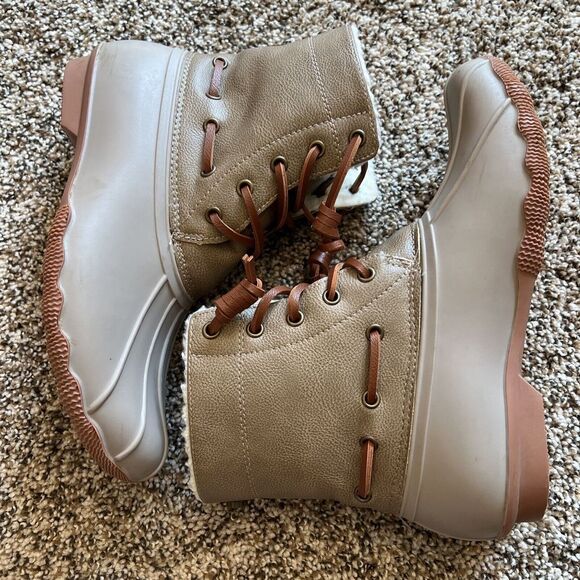 Seven7 Womens Duck Boot Tan Brown Boots 8 Medium (B,M) Slip On - Picture 2 of 8